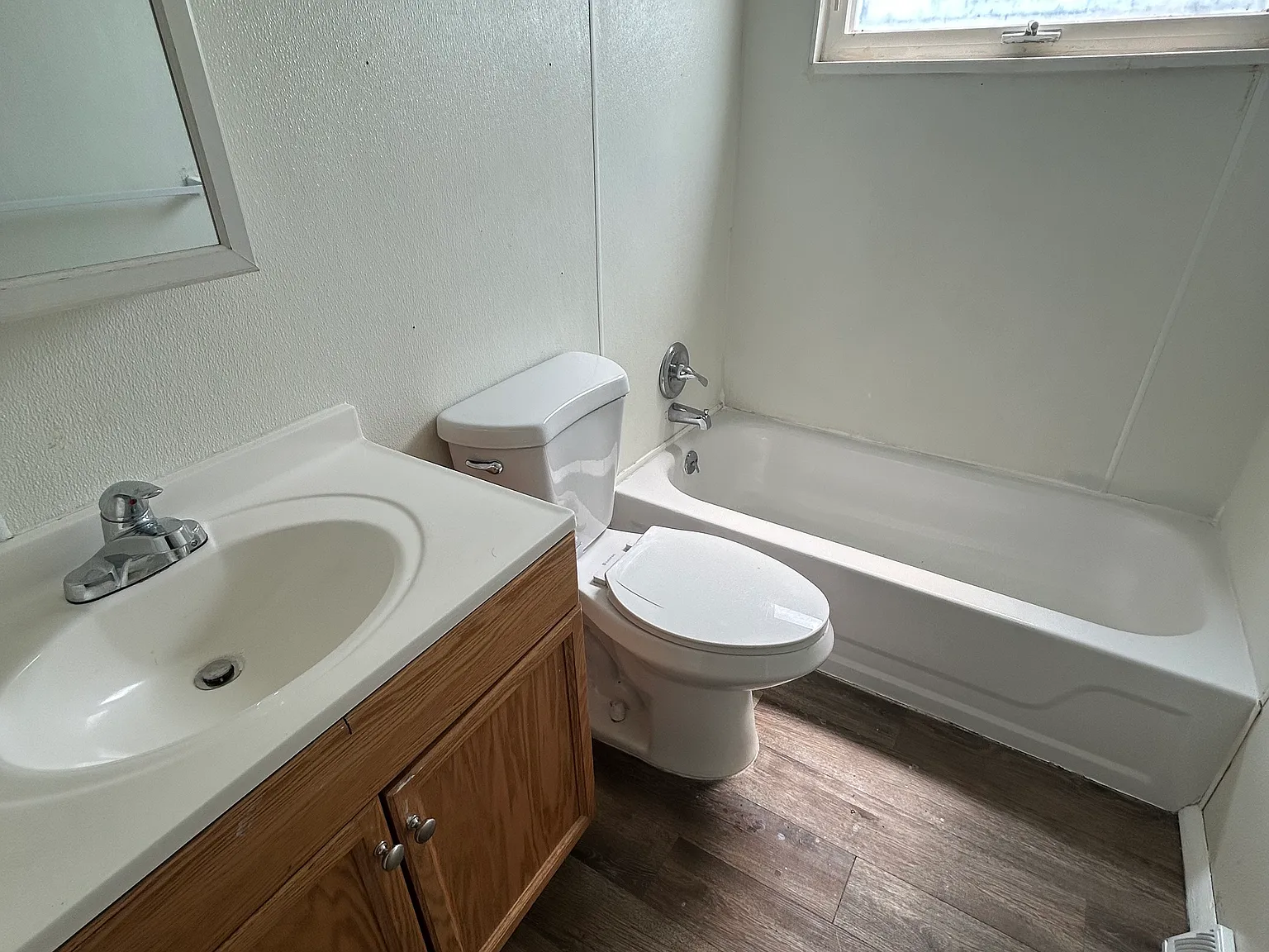 3 bed, 864 sqft, $1,295 — Photo 4