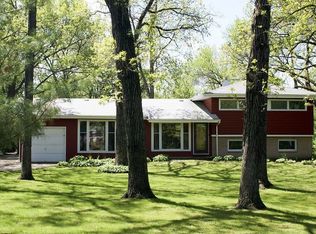 1216 Quassey Ave, Lake Bluff, IL 60044