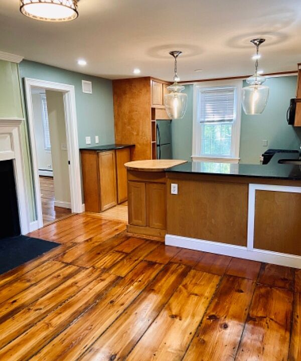 1st image of 11 Cady St