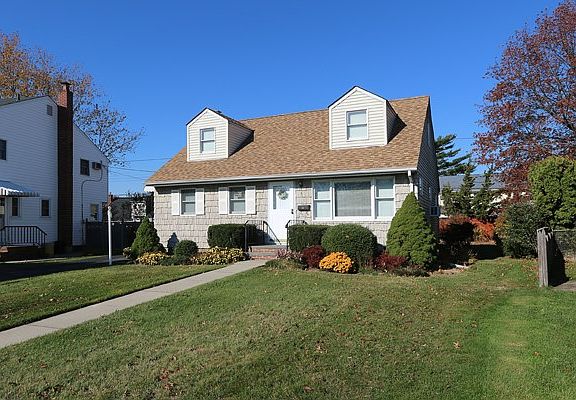 2nd image of 5 Plover Ln