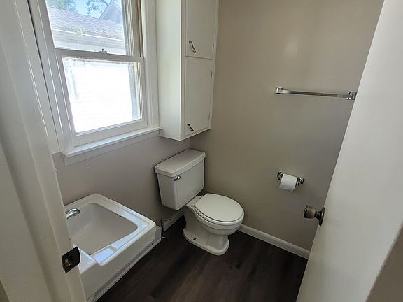 5th image of 320 E Cherry St APT 5