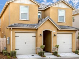 3744 Friendship Ln, Clovis, CA 93619