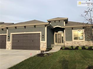 409 SE Weiss Cir, Lees Summit, MO 64063