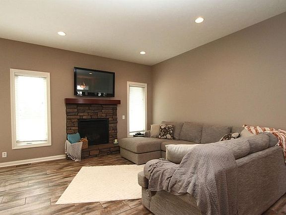 2nd image of 8250 Olivia Dr