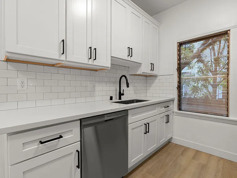 (El/Eu/Em:B) 414 N. Maple Drive — Photo 10