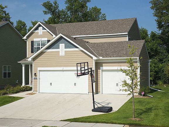 5th image of 4535 Yellowstone Ln N