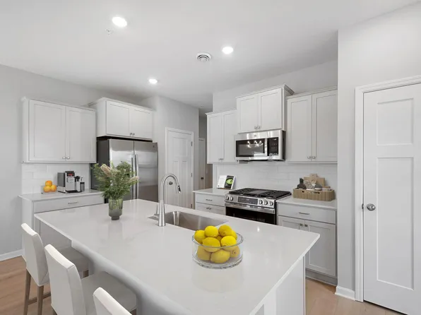 10312 Birchwood Cir, Victoria, MN 55318