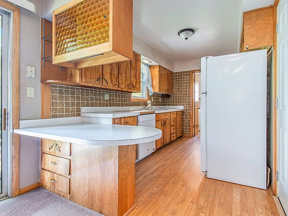 5th image of 56 Birch Hill Dr