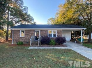 93 W Erwin St, Coats, NC 27521