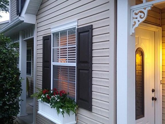Self watering cape cod planter box.