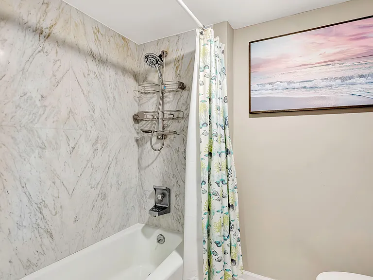 100 Beach Rd #903 — Photo 27