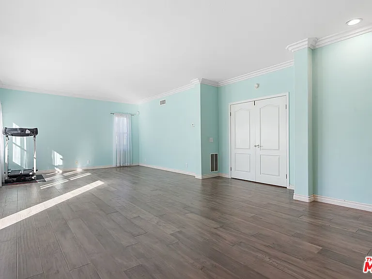 24310 Belford Ct — Photo 45
