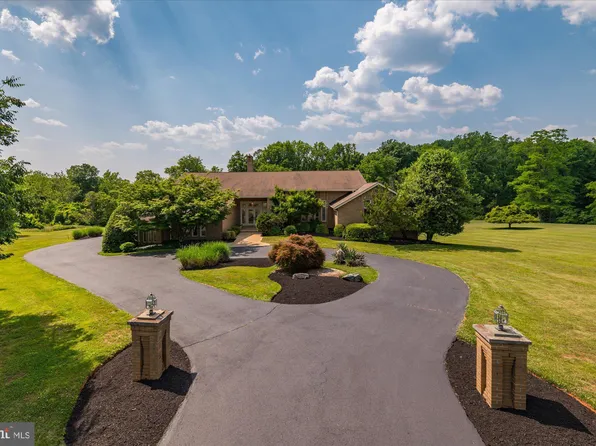 11013 Balantre Ln, Rockville, MD 20854