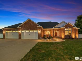 1255 Red Bud Run, Sherman, IL 62684