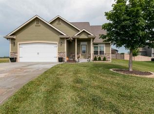 740 Leyden Ridge Cir, Manhattan, KS 66503
