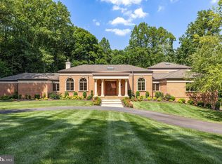 11304 Seneca Cir, Great Falls, VA 22066