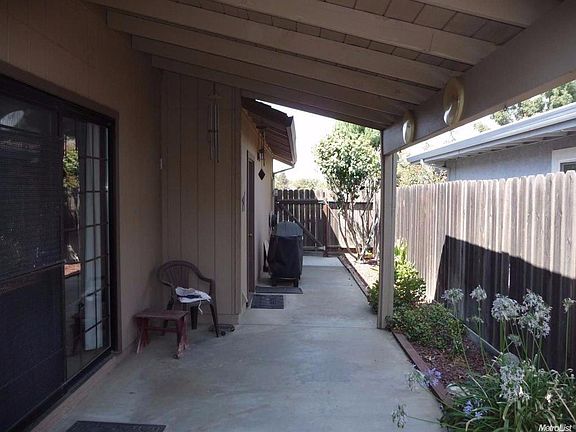 3rd image of 911 W El Dorado Dr