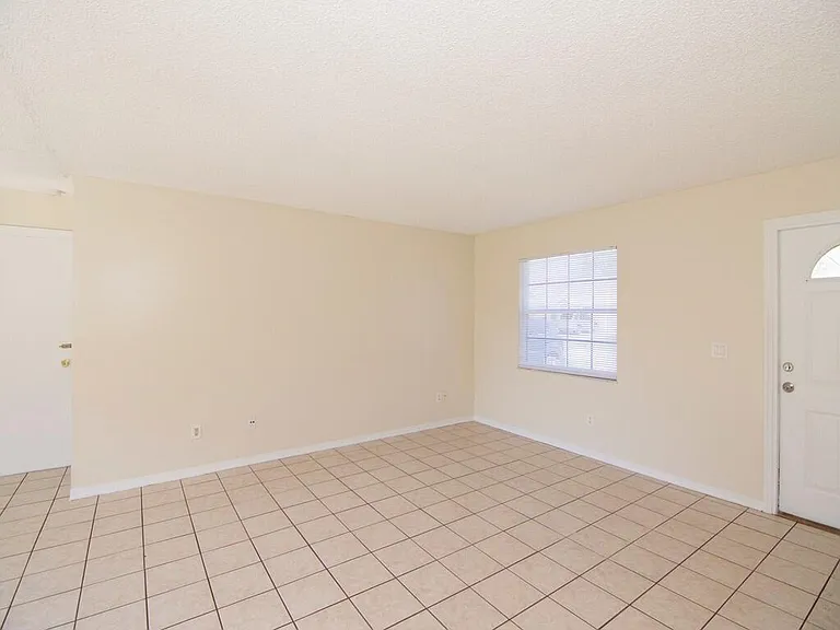 1190 SE Puritan Ln — Photo 9