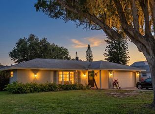 3926 Calliandra Dr, Sarasota, FL 34232