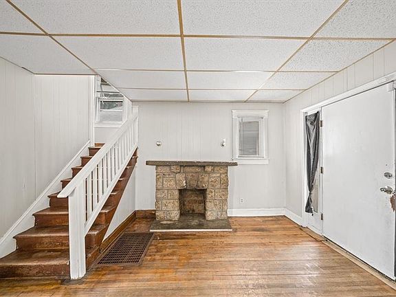 3rd image of 3430 E 6th St