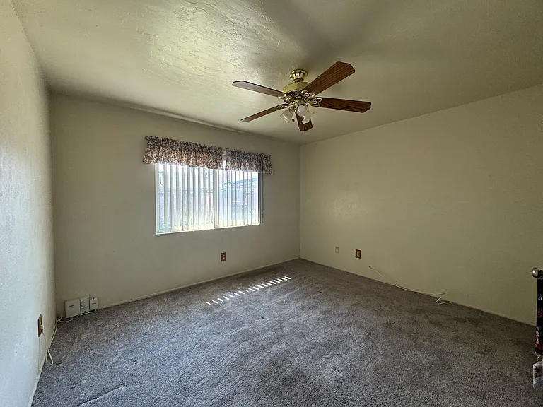 5353 Josie Ave — Photo 6
