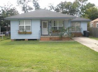 2621 Royal Ave, Groves, TX 77619