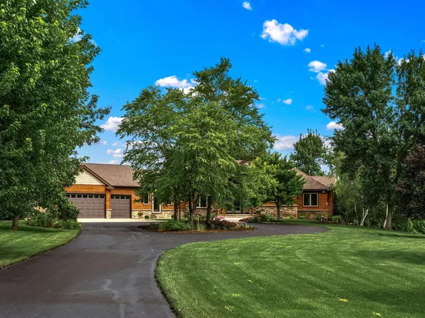 15215 N Point Dr, Rogers, MN 55374