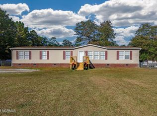 129 Edgewater Ln, Richlands, NC 28574