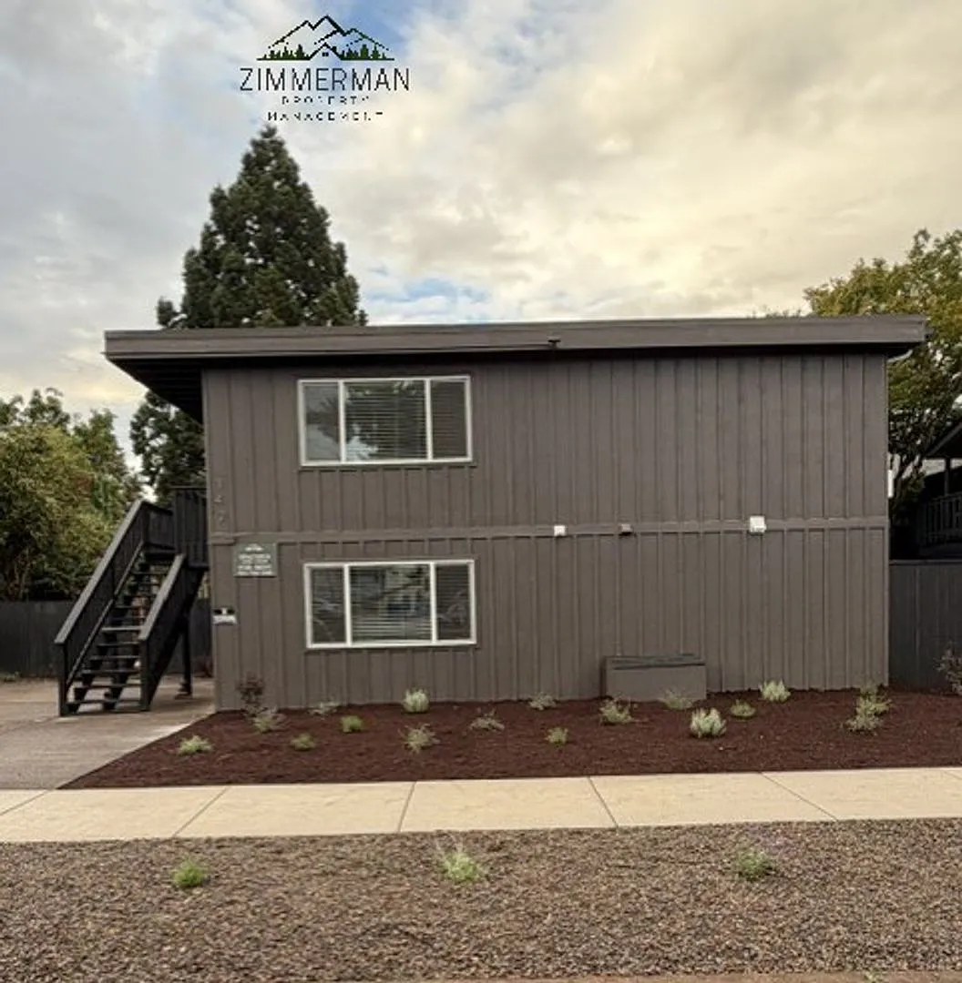 147 C Street — Photo 1