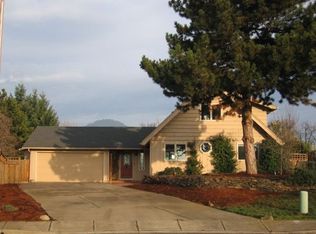 1104 Tara Cir, Medford, OR 97504