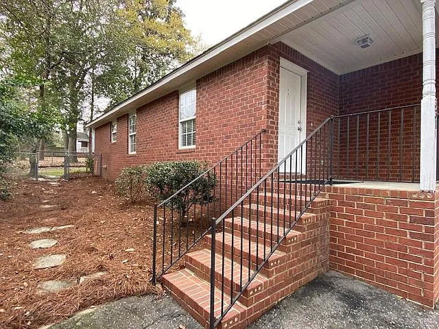 331 Black Ave #A — Photo 6