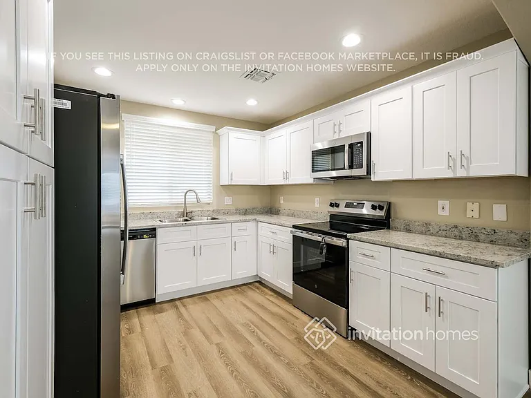 2419 S 84th Gln — Photo 9