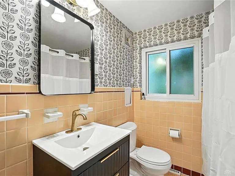 108 Napoleon Dr — Photo 18