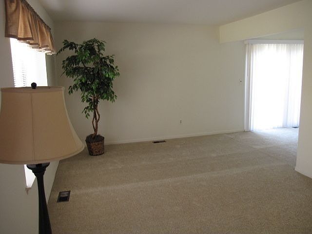 2nd image of 41677 Bedford Dr