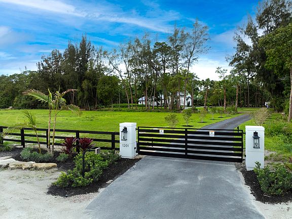 4th image of 1201 F Road