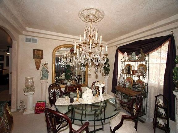 Formal Dining