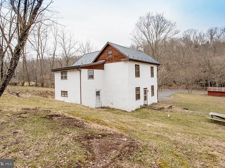 120 Tabor Rd — Photo 4