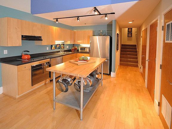 4th image of 701 Minnesota St APT 106