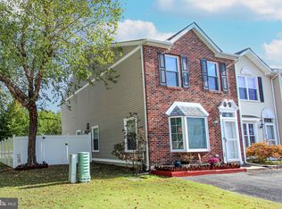 200 Fieldstone Ln, Newark, DE 19702