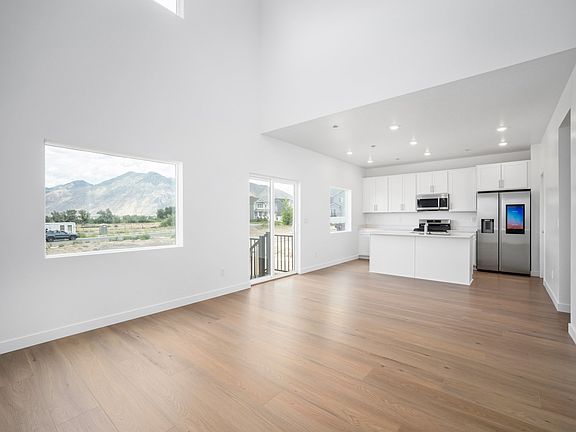 4th image of 1487 E Aspen Grove Dr #911