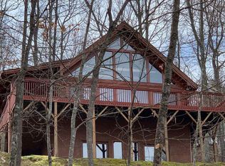 260 Chatuge Cove Dr, Hayesville, NC 28904