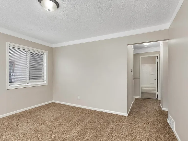 8477 Prospect Ave — Photo 4