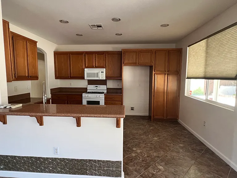 8240 Campbell Ct — Photo 5