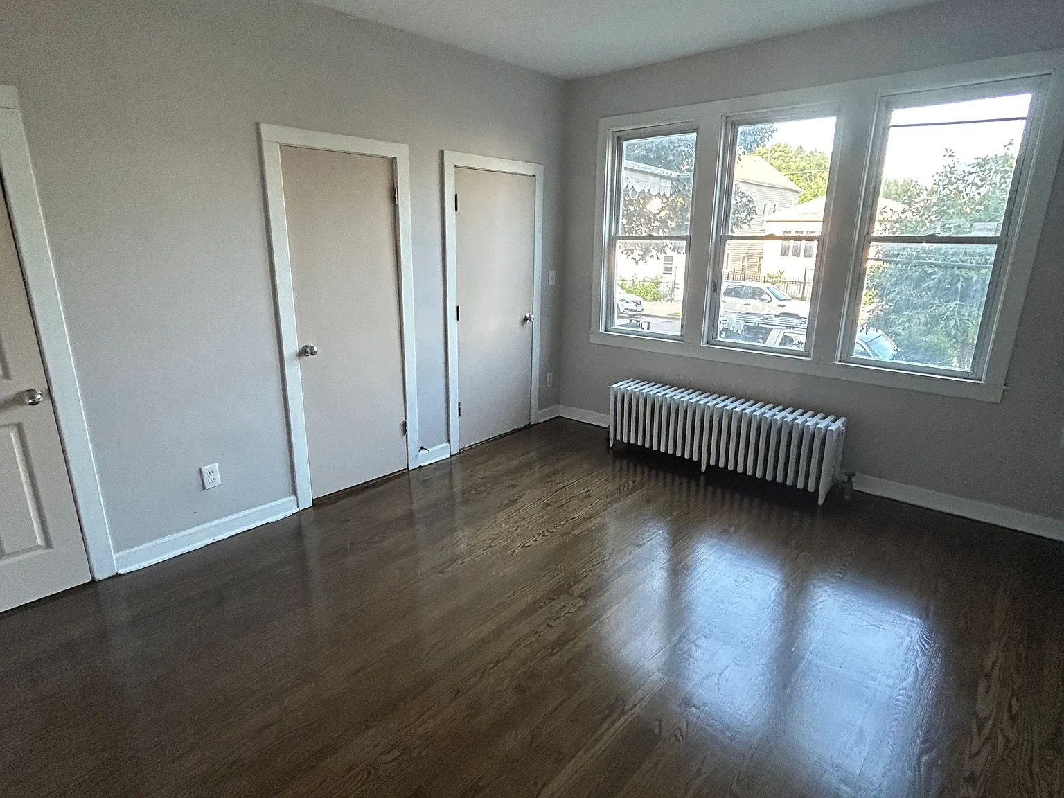 3 bed, $1,600 — Photo 1