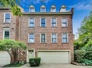 11 Landmark, Northfield, IL 60093