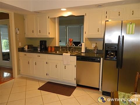 Eat-in Kitchen