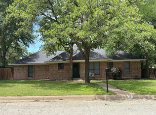 19 Greenbriar St, Mineral Wells, TX 76067