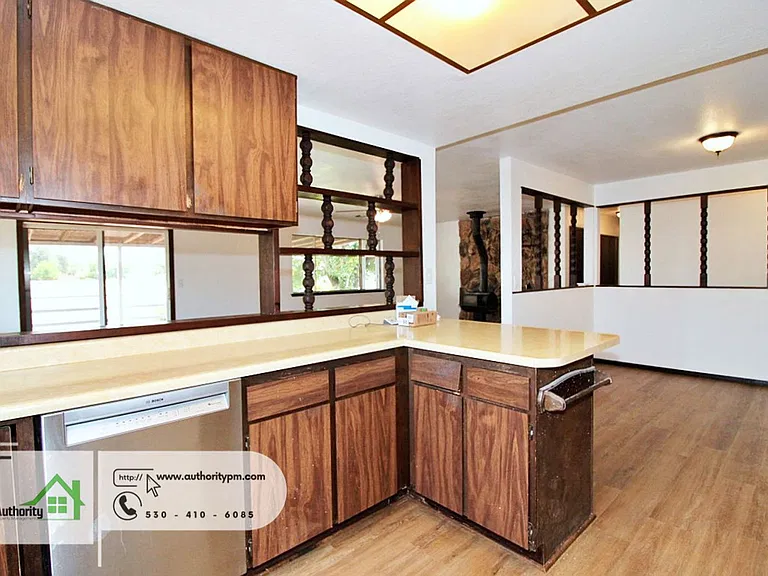 8615 Patricia Dr — Photo 10