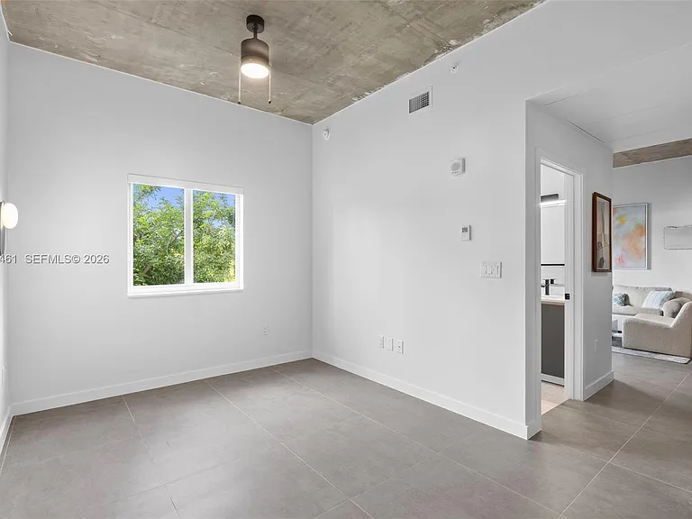 315 NW 32nd St #302 — Photo 13