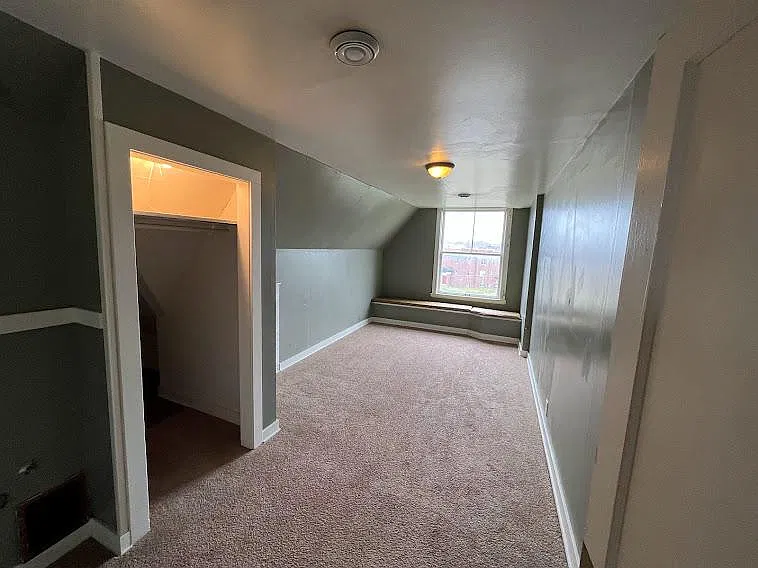 225 16th St SE — Photo 4